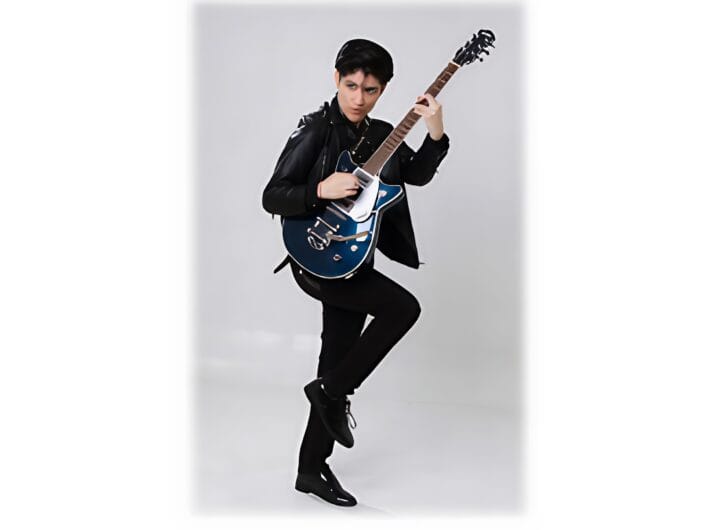 Estefan Lennon rinde tributo a Elvis Presley en Little Elvis 6