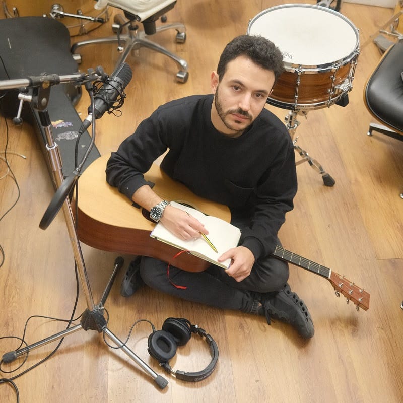 Martín Dlugonoga: éxito rotundo en redes previo al lanzamiento de su segundo álbum 2 Dlugonoga