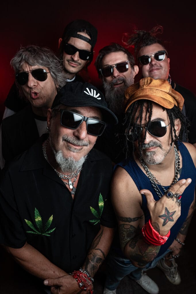 Kapanga, Los Caligaris y Los Estrambóticos lanzan “La crudita”: un antídoto musical para el fin del mundo 3
