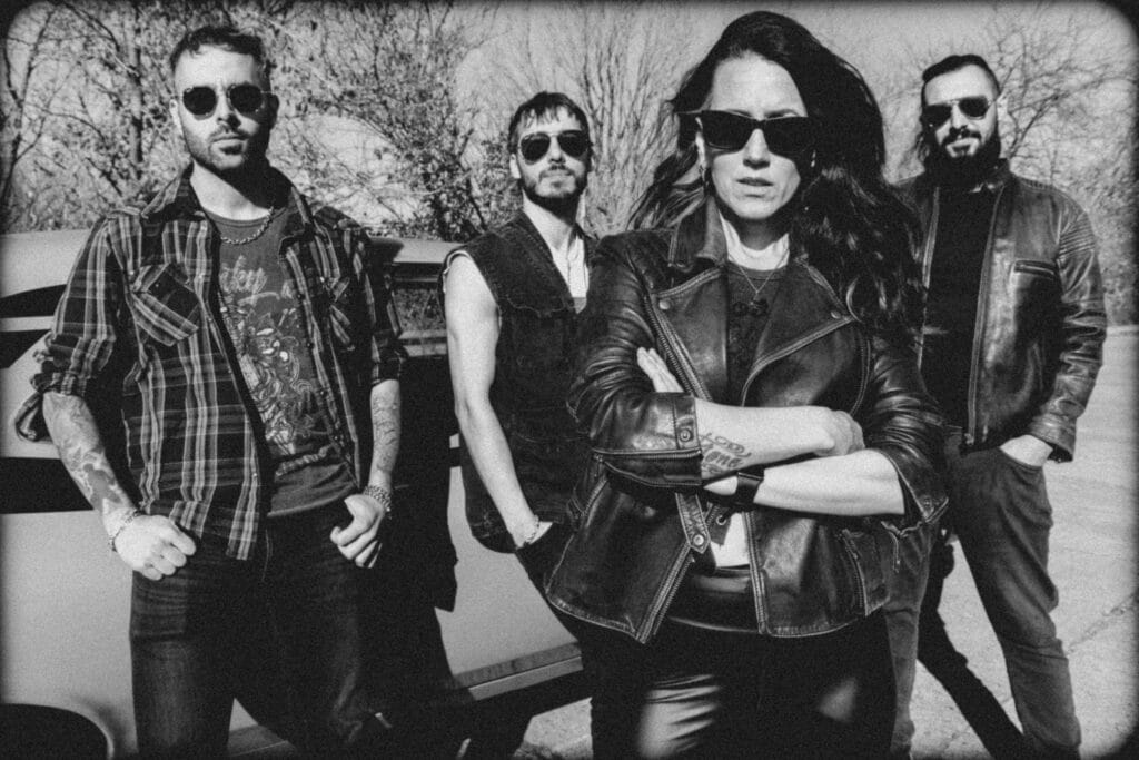 Luciana Segovia y Vikingos presentan su nuevo disco “Piel de Azufre” 2