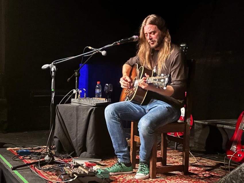 Nico Bereciartúa relanza su Gira Acústica 2025 3