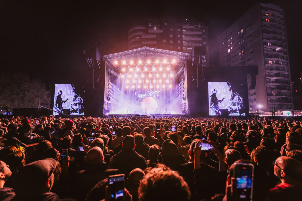 El Cuarteto de Nos desató su fiesta en Ferro con un show arrollador ante 25 mil personas 188