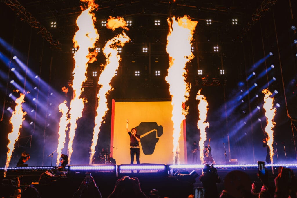 El Cuarteto de Nos desató su fiesta en Ferro con un show arrollador ante 25 mil personas 200