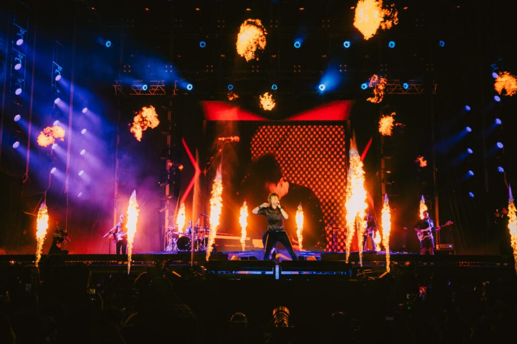 El Cuarteto de Nos desató su fiesta en Ferro con un show arrollador ante 25 mil personas 198