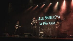 Ale Sparnocchia y La Proletaria adelantará su flamante material de estudio en el Teatro de Lomas el 2 de noviembre 109 Ale Sparnocchia y La Proletaria