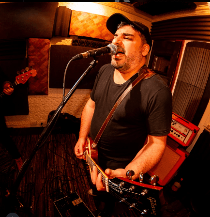 Viejo Furgón presenta su nuevo single “Ya No Calles” y anuncia show en vivo en Liverpool Bar 3 Viejo Furgón