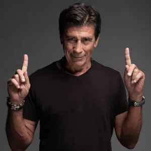 IRÉ, el debut discográfico de La Juanita: Nicolás Repetto presenta su primer álbum musical 9 Repetto