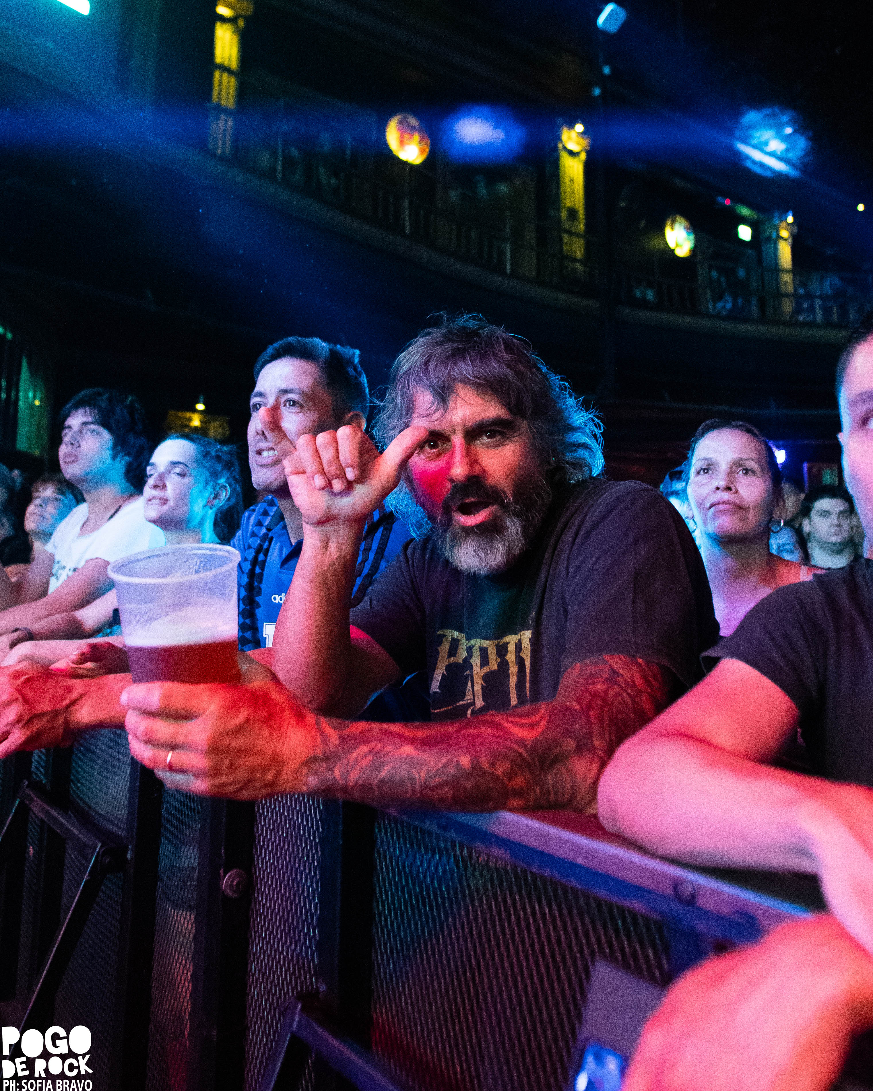 Juanse encendió el Teatro Flores con un show crudo, directo y a puro rock 155