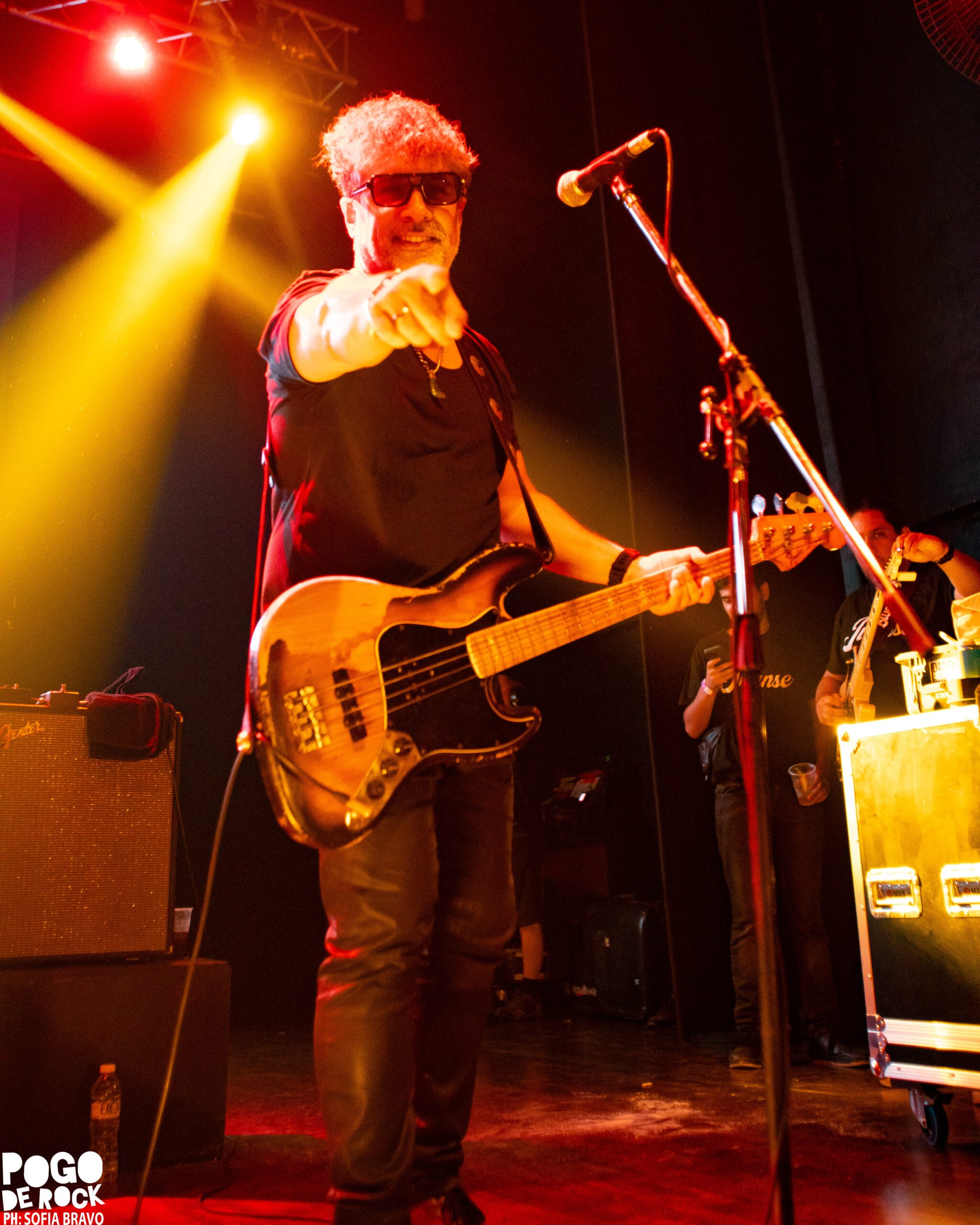 Juanse encendió el Teatro Flores con un show crudo, directo y a puro rock 121