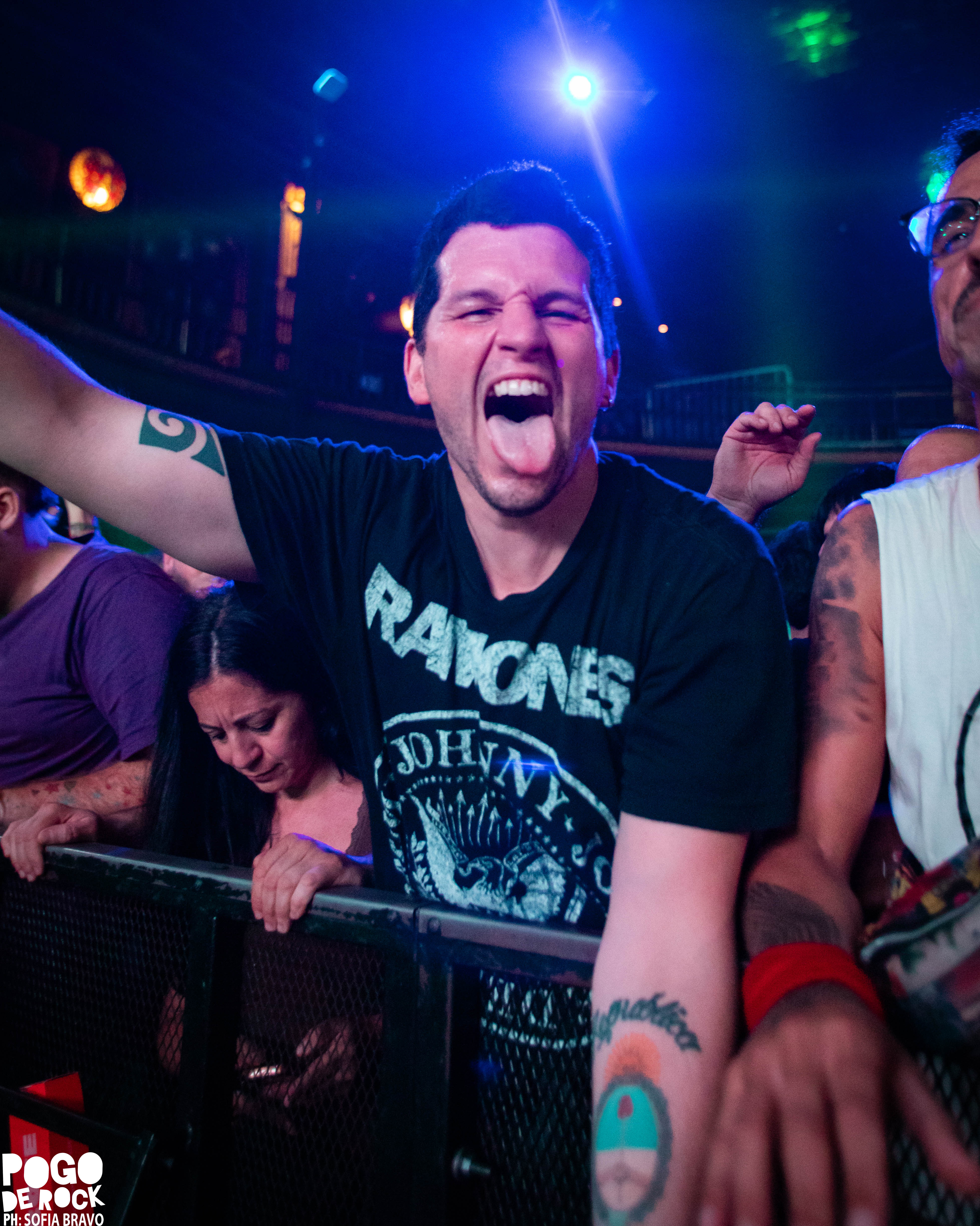 Juanse encendió el Teatro Flores con un show crudo, directo y a puro rock 148