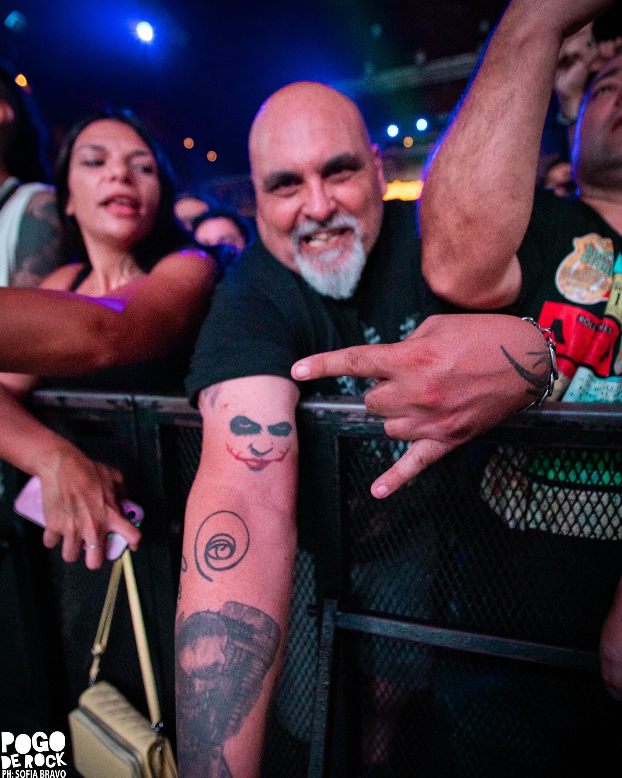 Juanse encendió el Teatro Flores con un show crudo, directo y a puro rock 125