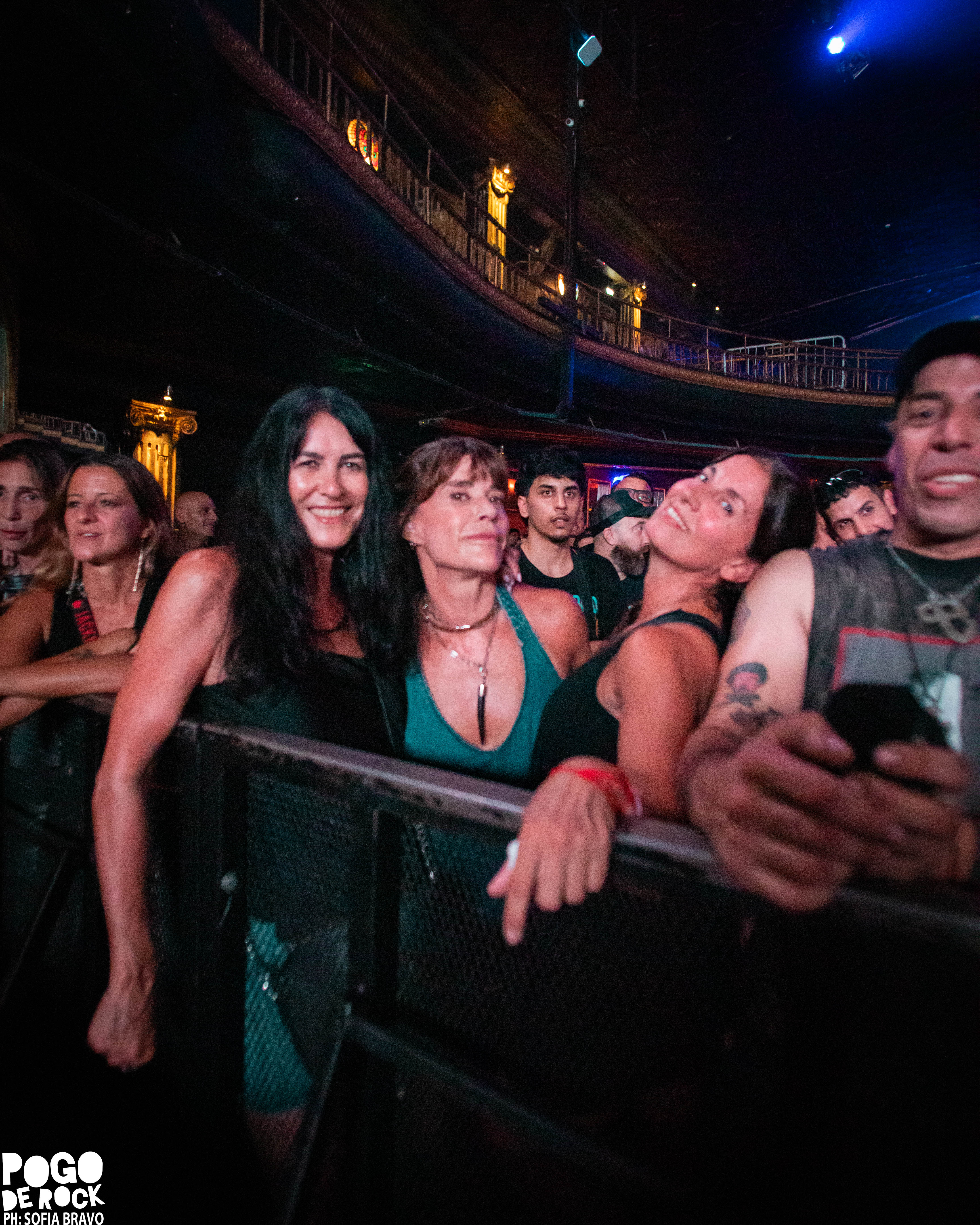 Juanse encendió el Teatro Flores con un show crudo, directo y a puro rock 122