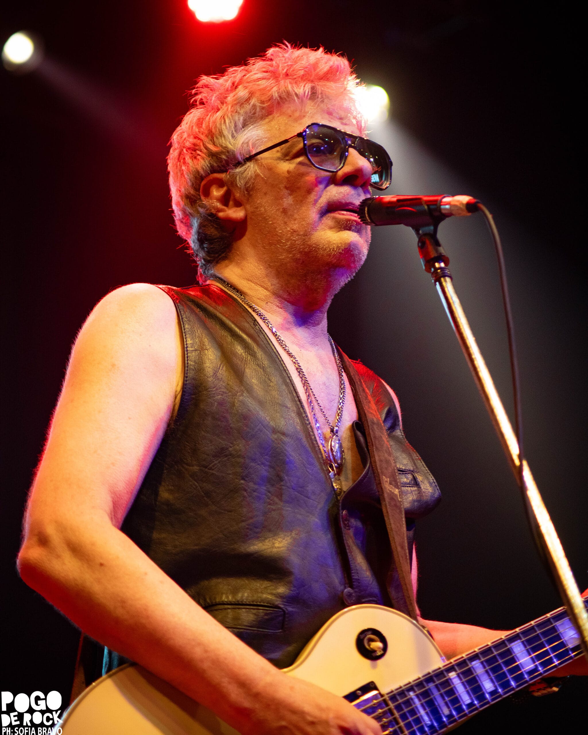 Juanse encendió el Teatro Flores con un show crudo, directo y a puro rock 124