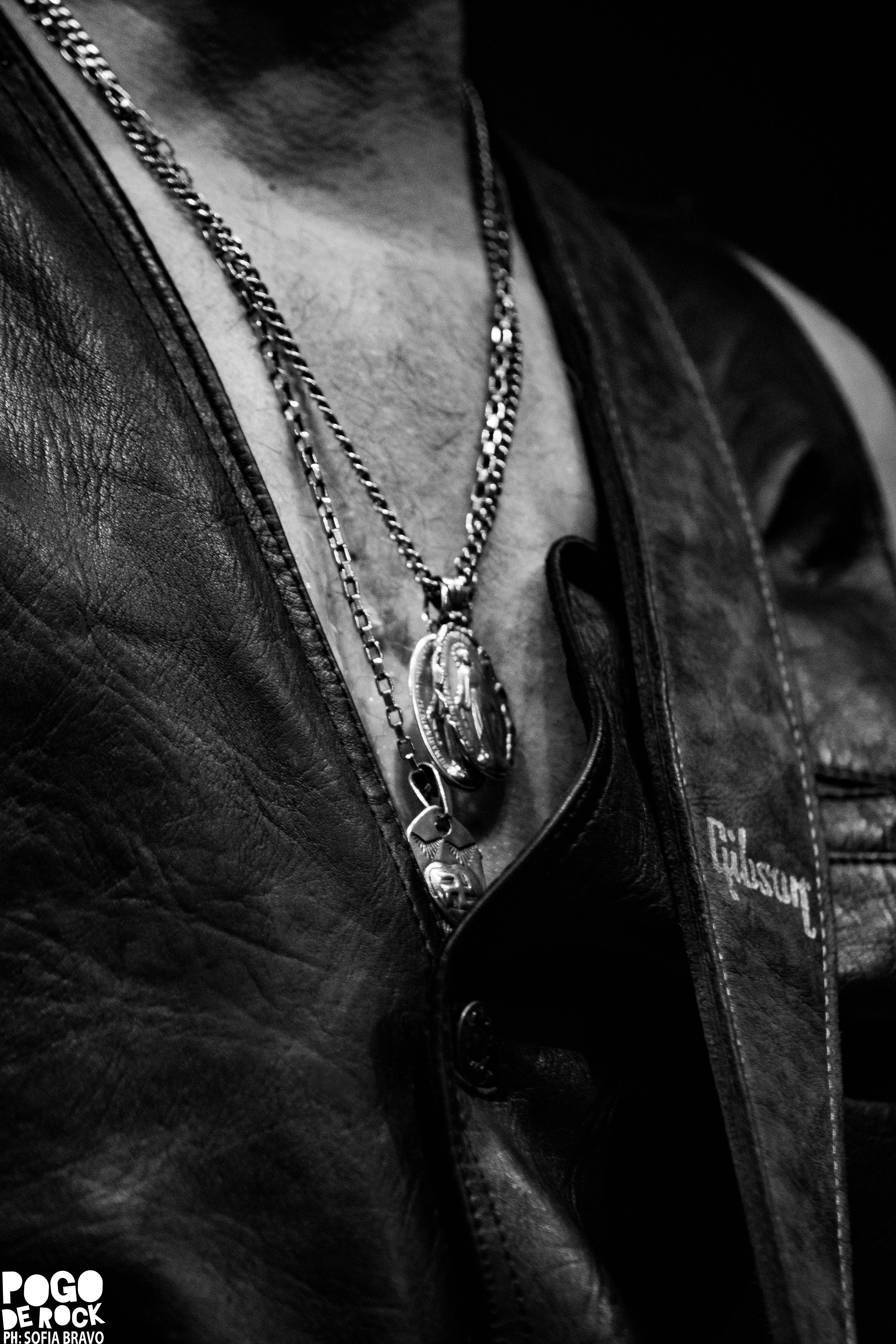 Juanse encendió el Teatro Flores con un show crudo, directo y a puro rock 134