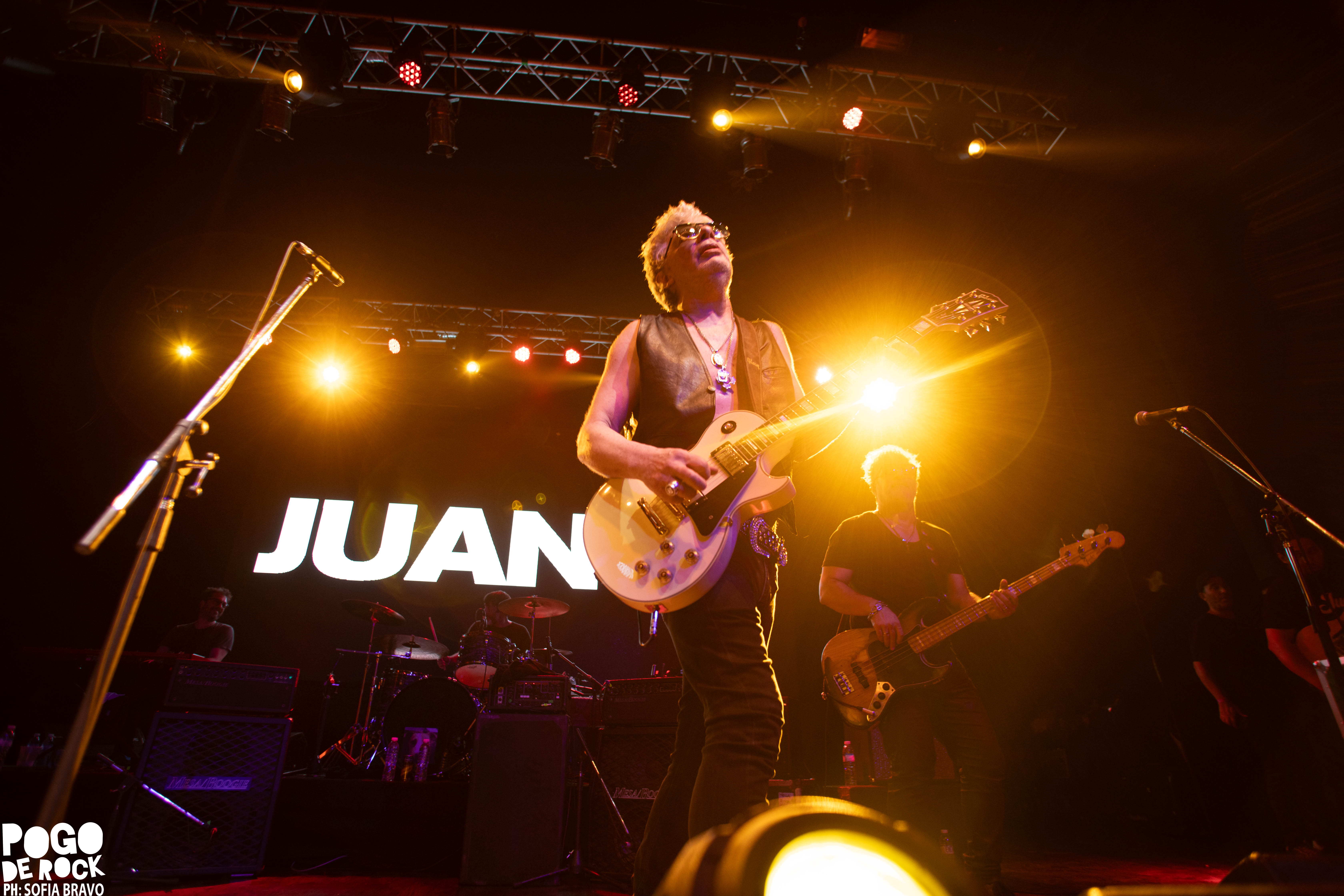 Juanse encendió el Teatro Flores con un show crudo, directo y a puro rock 168