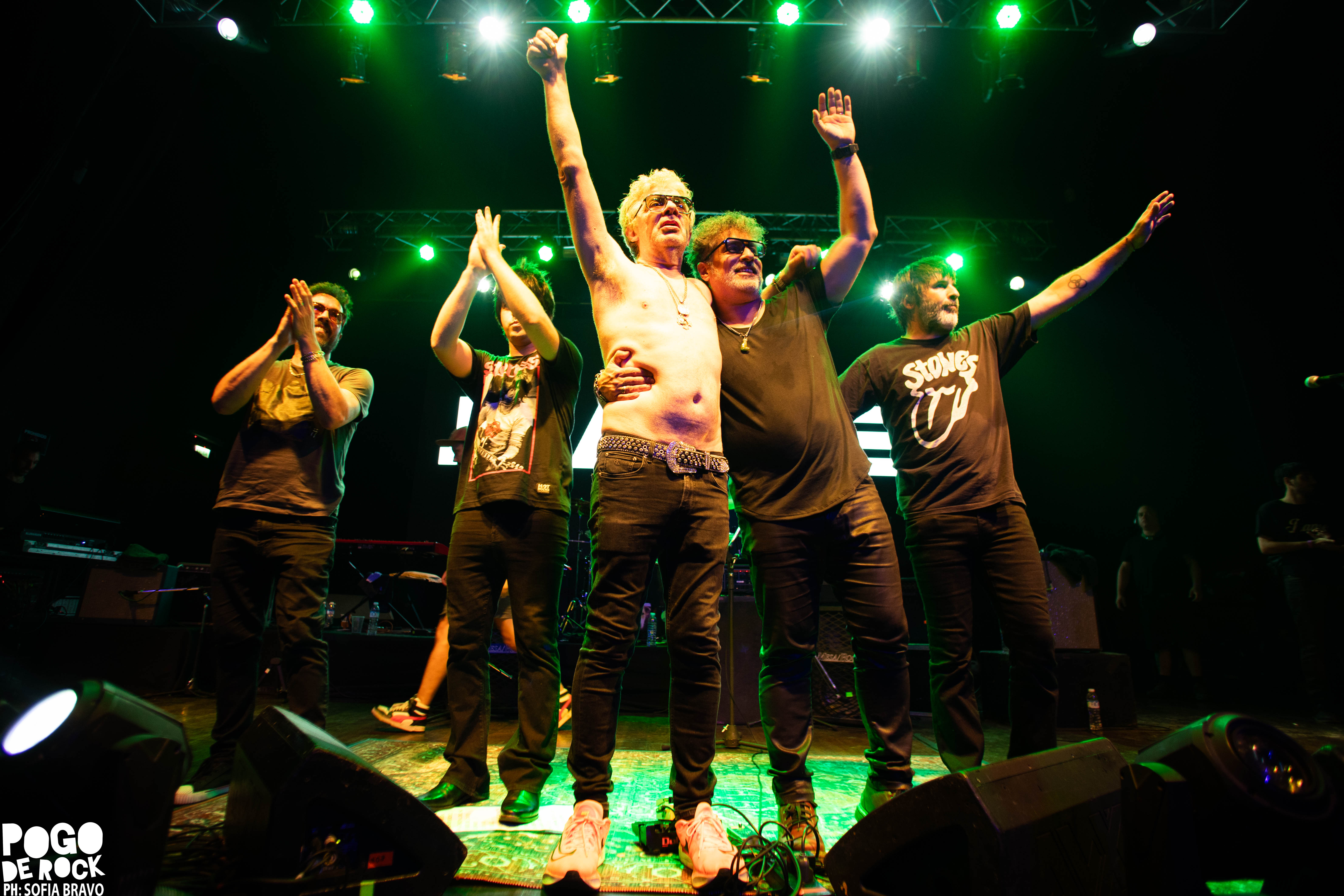 Juanse encendió el Teatro Flores con un show crudo, directo y a puro rock 171