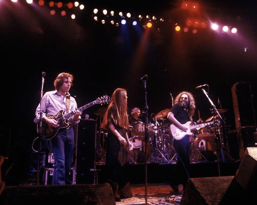 Murió Bob Weir, guitarrista fundador de Grateful Dead y figura clave del rock estadounidense 7 Weir