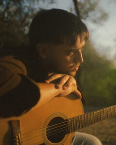 Franco García: canción, verdad y apertura en “Milo Cura” 2