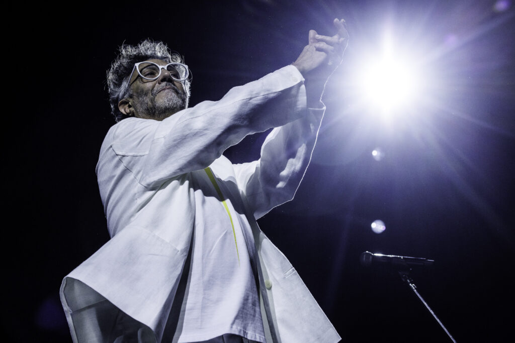 Fito Paez en Rosario: más de 300.000 personas celebraron un show histórico en el Monumento a la Bandera 8 Fito Paez Rosario
