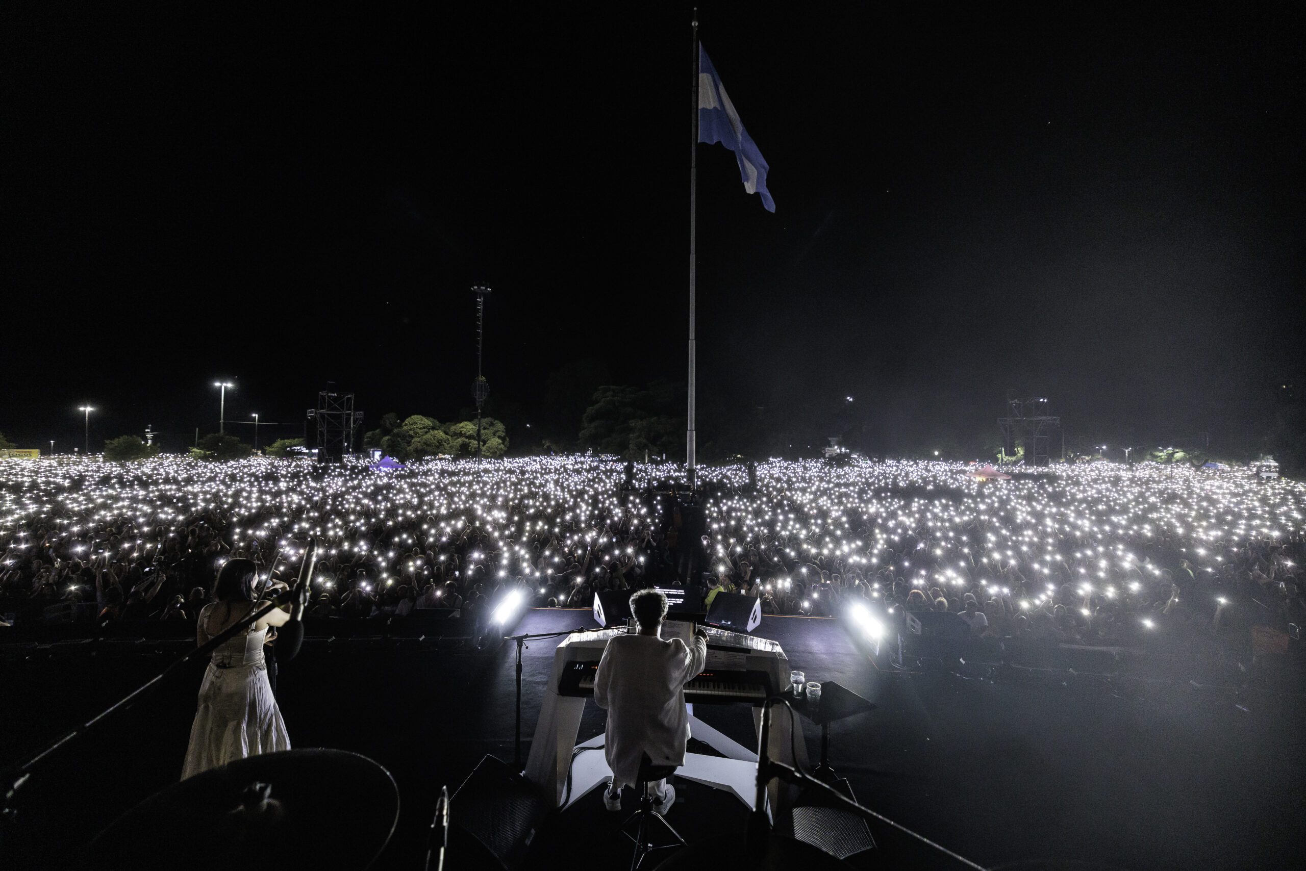 Fito Paez en Rosario: más de 300.000 personas celebraron un show histórico en el Monumento a la Bandera 12 Fito Paez Rosario
