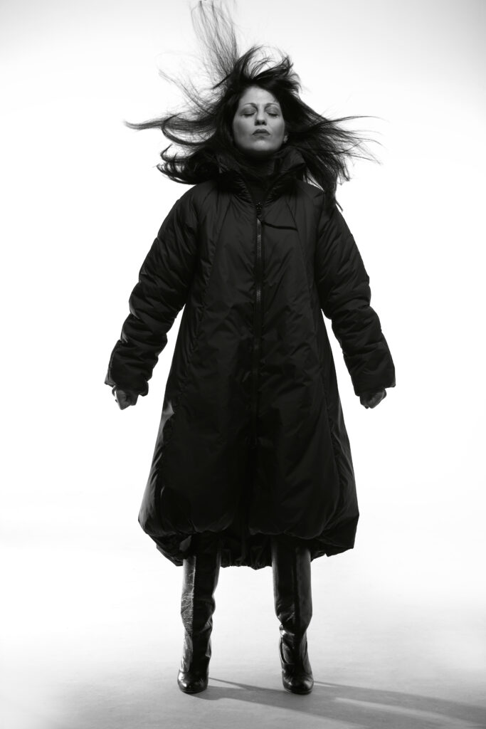 HANA presenta “Un solo parpadeo”, adelanto de su sexto álbum de estudio 4 Hana