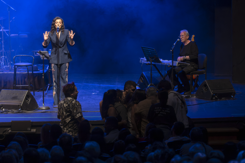 La Banda Sabinera hizo vibrar el Teatro Coliseo y prepara el gran cierre de gira en La Trastienda 32