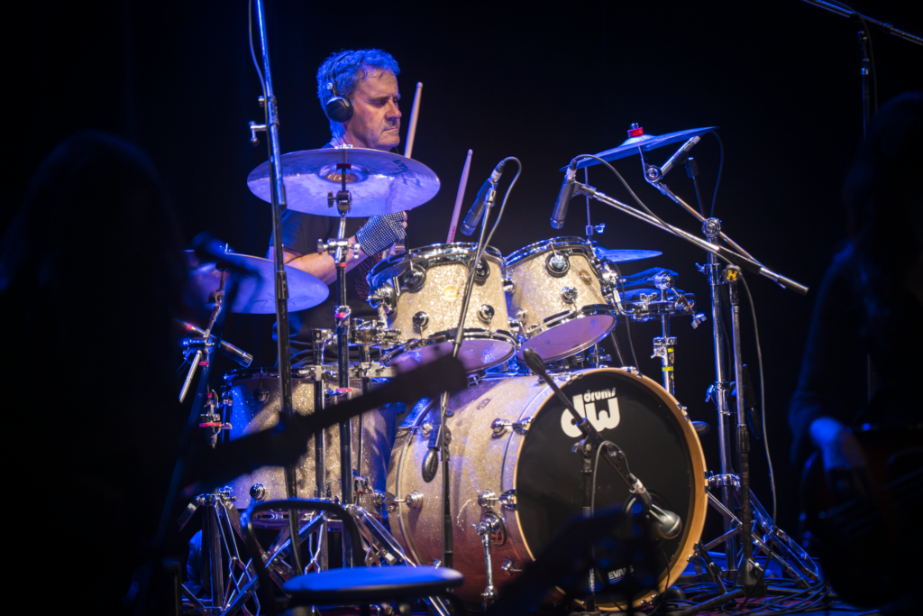 La Banda Sabinera hizo vibrar el Teatro Coliseo y prepara el gran cierre de gira en La Trastienda 31