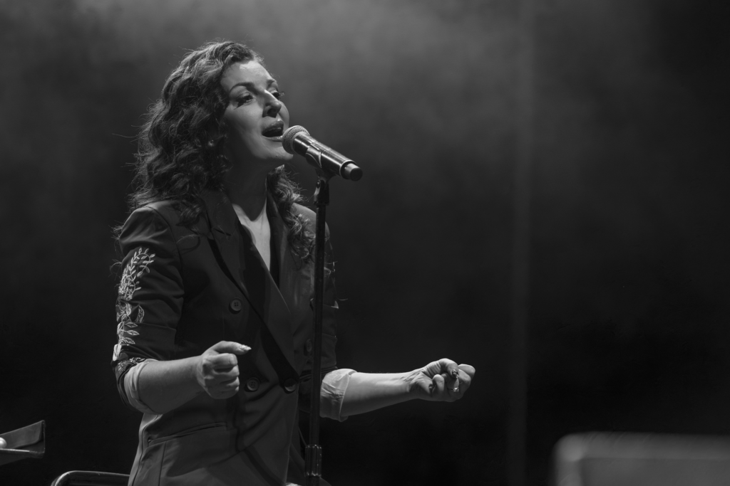 La Banda Sabinera hizo vibrar el Teatro Coliseo y prepara el gran cierre de gira en La Trastienda 21