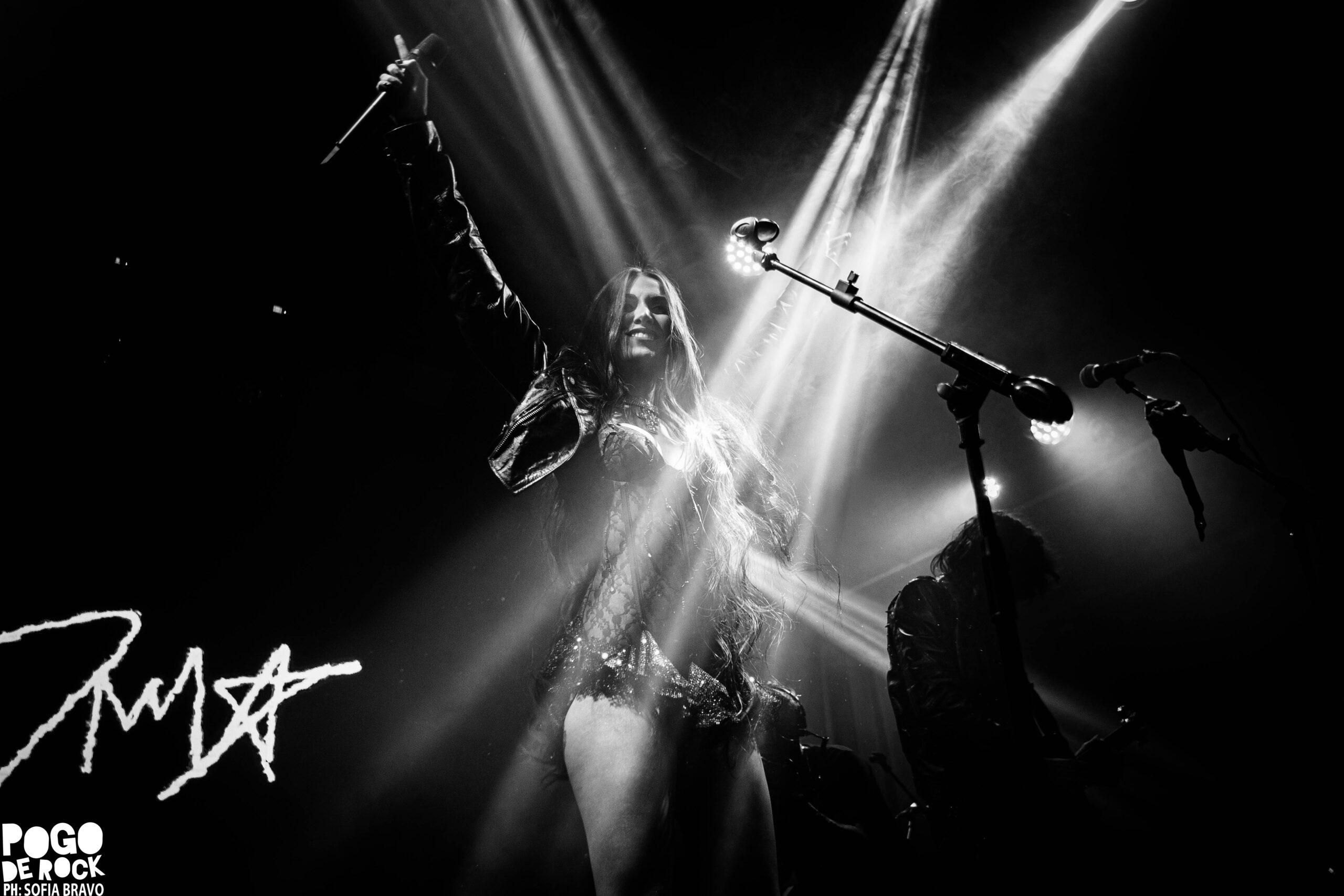 Daniela Milagros presentó “Attention Attention” en The Roxy y confirmó que ya es una de las artistas emergentes más sólidas de la escena 37