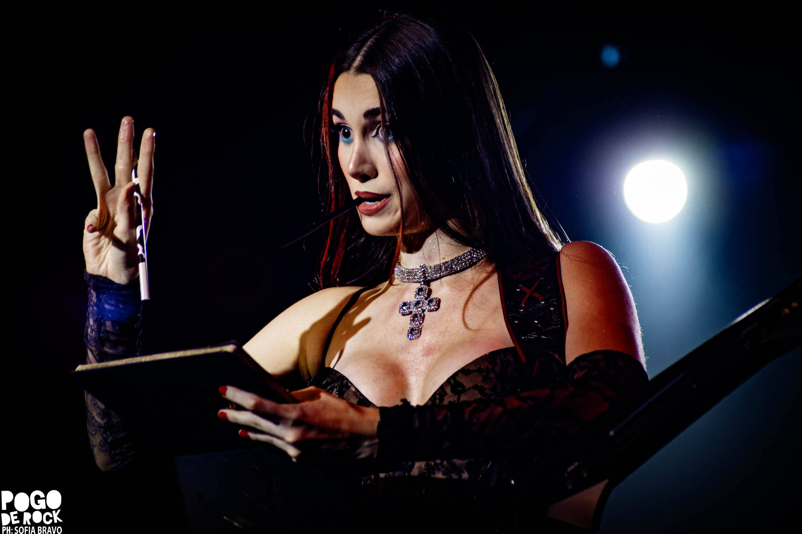 Daniela Milagros presentó “Attention Attention” en The Roxy y confirmó que ya es una de las artistas emergentes más sólidas de la escena 30