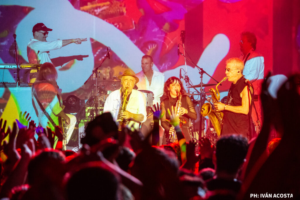 La Kermesse Redonda celebró 50 shows en el Teatro Flores y confirmó que el ritual ricotero sigue más vivo que nunca 54 Kermesse