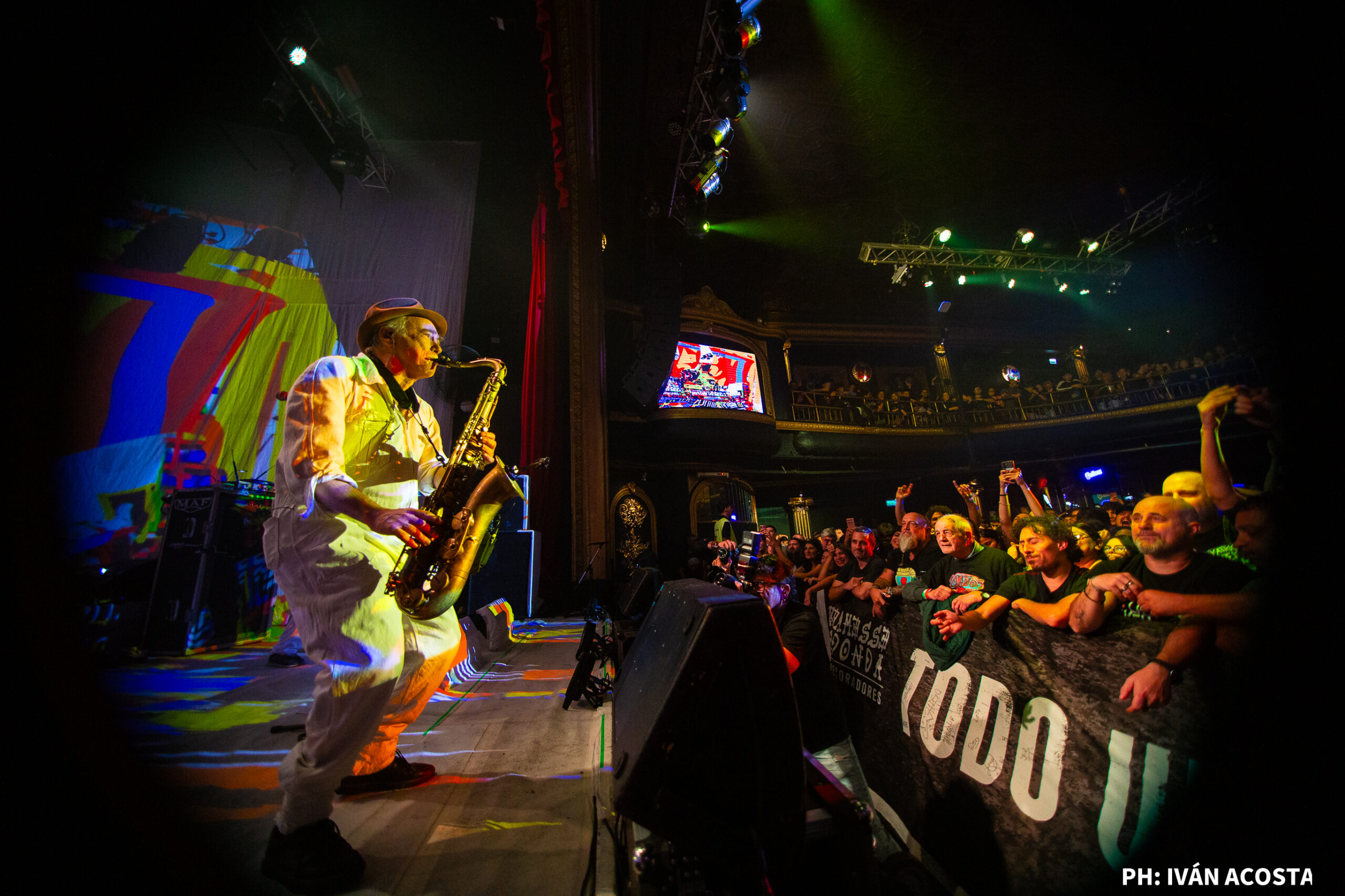 La Kermesse Redonda celebró 50 shows en el Teatro Flores y confirmó que el ritual ricotero sigue más vivo que nunca 76