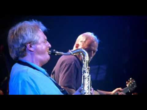 Murió Dick Parry, el inconfundible saxo de Pink Floyd, a los 83 años 6 Dick Parry