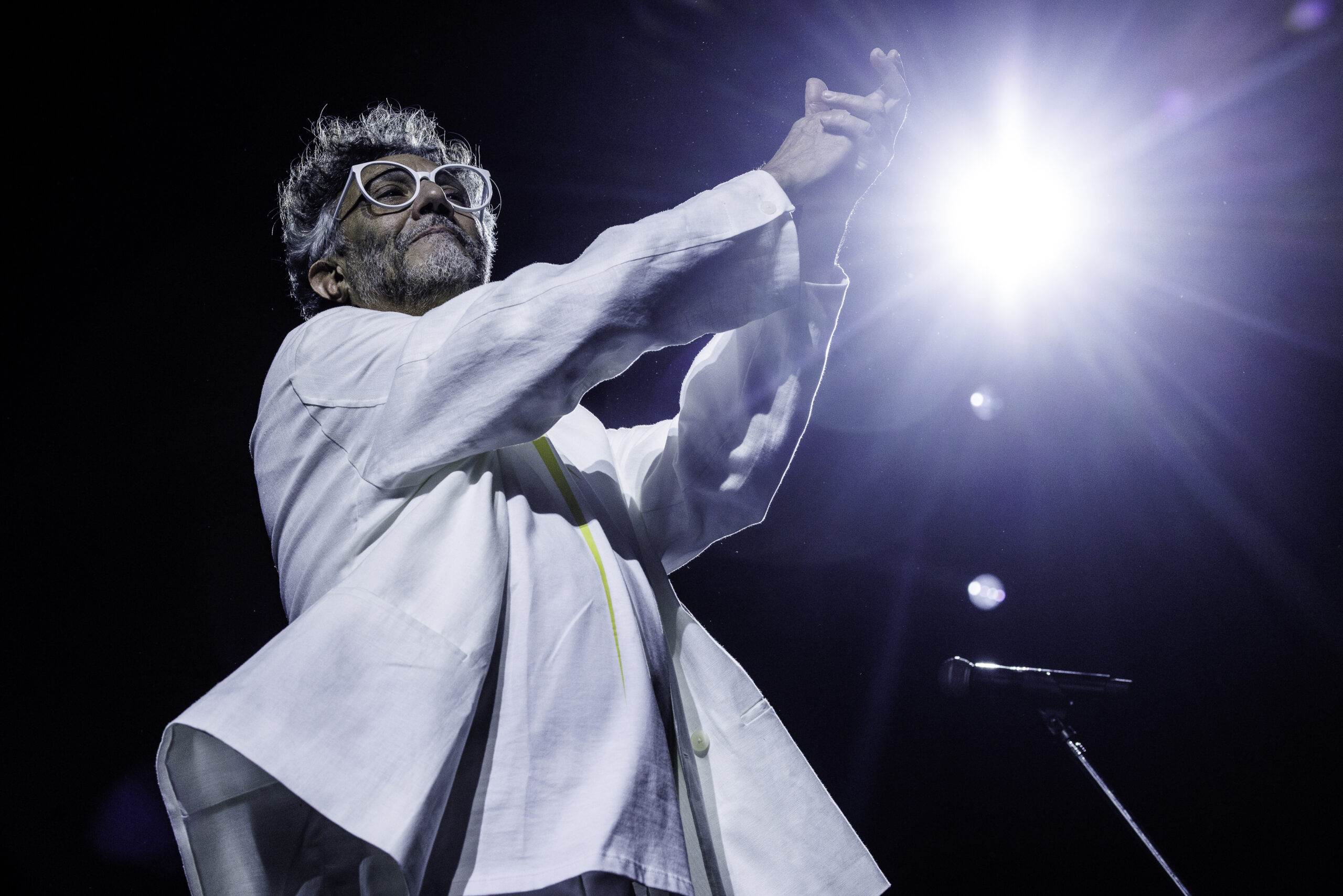 “Shine“: Fito Páez renace desde las cenizas; Análisis canción por canción del nuevo disco 28