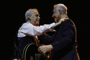 Serú Girán en vivo: David Lebón y Pedro Aznar hicieron historia en un Movistar Arena agotado y anunciaron nuevas fechas 15 seru giran