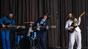 Moonline: la nueva girlband argentina que incendia las redes y trae el rock de vuelta con su debut “Arde” 2