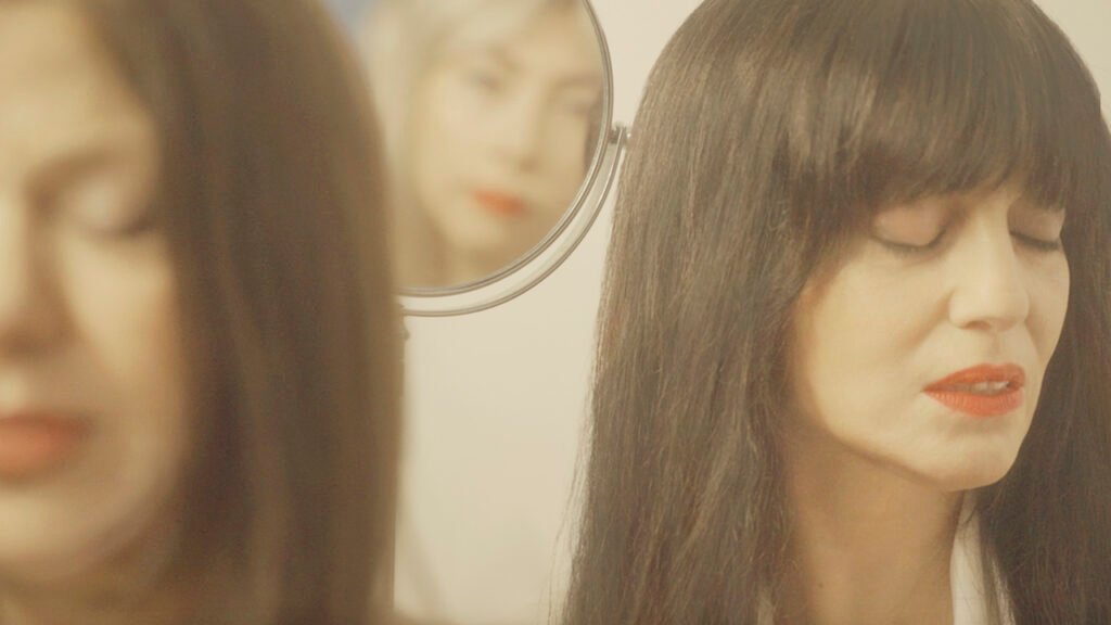 Hana estrena "Otra Vez": Un himno de resiliencia electro pop y adelanto de su nuevo disco 7